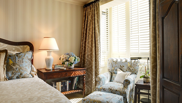 卧室窗帘的颜色对风水的影响