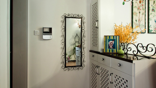 家门口放个鞋架带镜子风水好不好